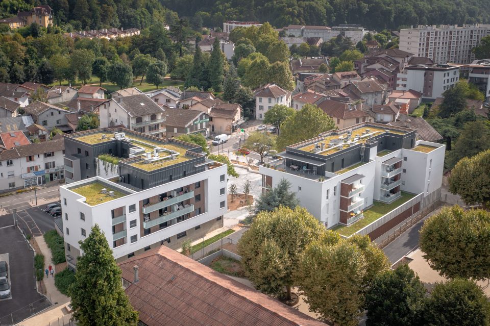 Vue aérienne du programme depuis l'école du village