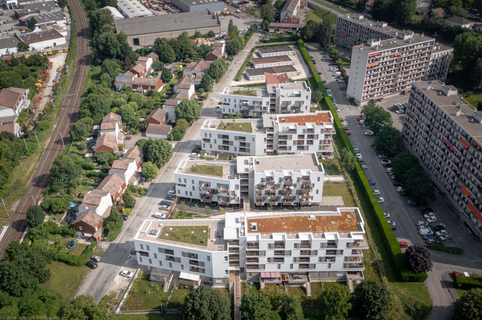 Logements collectifs à Saint Egrève vus du ciel