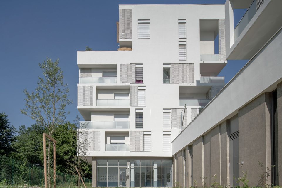 Jardin intérieur, et façades ensoleillées